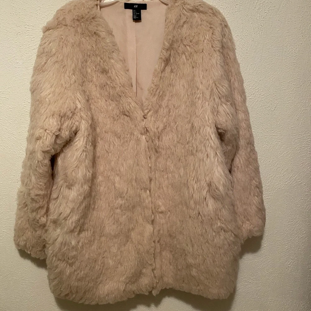 H&M fur jacket size L - Picture 1 of 4